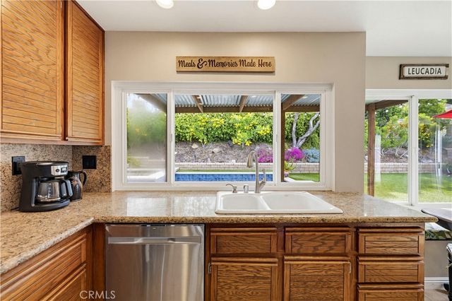 27814 Santa Clarita Road, Saugus, CA 91350