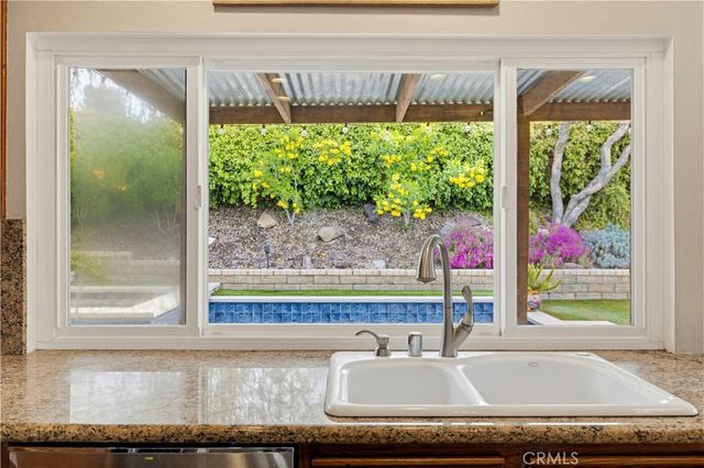 27814 Santa Clarita Road, Saugus, CA 91350