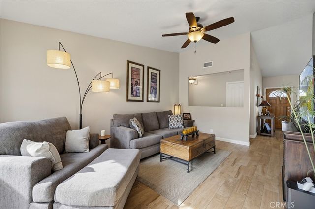 27814 Santa Clarita Road, Saugus, CA 91350