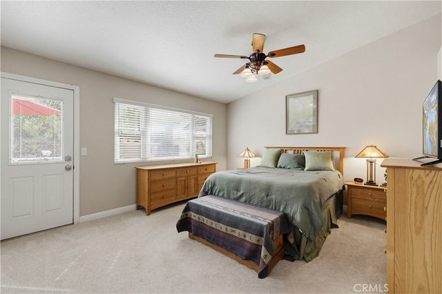 27814 Santa Clarita Road, Saugus, CA 91350