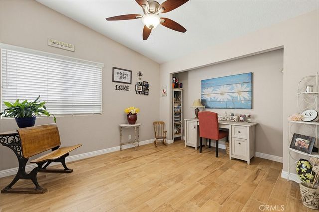 27814 Santa Clarita Road, Saugus, CA 91350