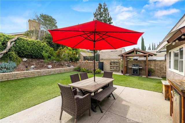 27814 Santa Clarita Road, Saugus, CA 91350