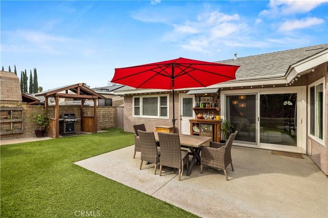 27814 Santa Clarita Road, Saugus, CA 91350