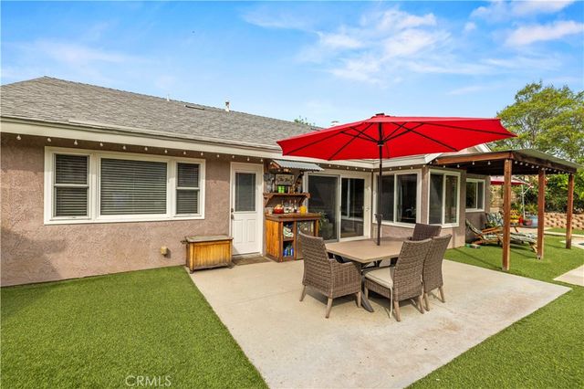 27814 Santa Clarita Road, Saugus, CA 91350