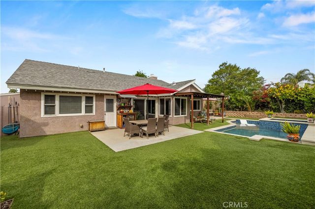 27814 Santa Clarita Road, Saugus, CA 91350