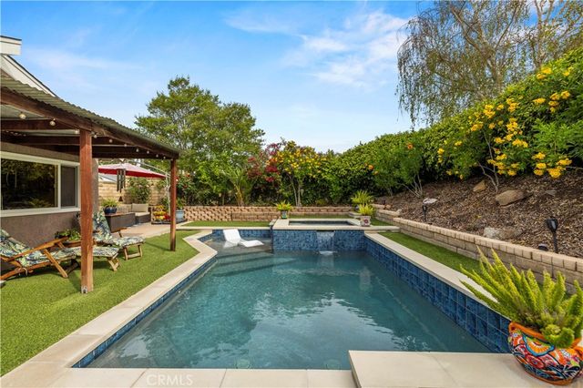 27814 Santa Clarita Road, Saugus, CA 91350