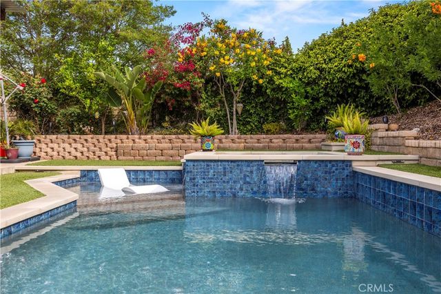 27814 Santa Clarita Road, Saugus, CA 91350