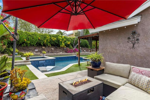 27814 Santa Clarita Road, Saugus, CA 91350