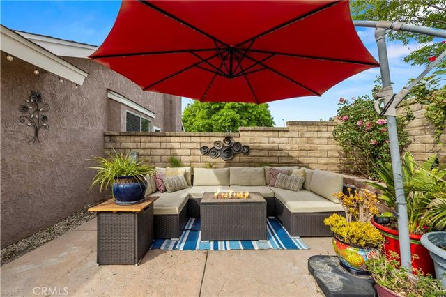 27814 Santa Clarita Road, Saugus, CA 91350