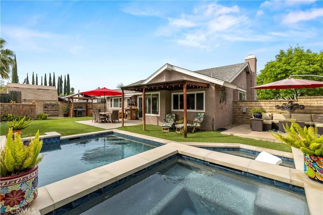 27814 Santa Clarita Road, Saugus, CA 91350