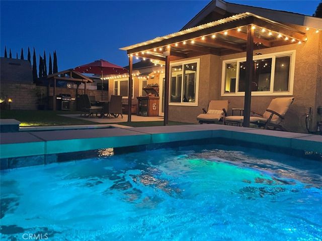 27814 Santa Clarita Road, Saugus, CA 91350