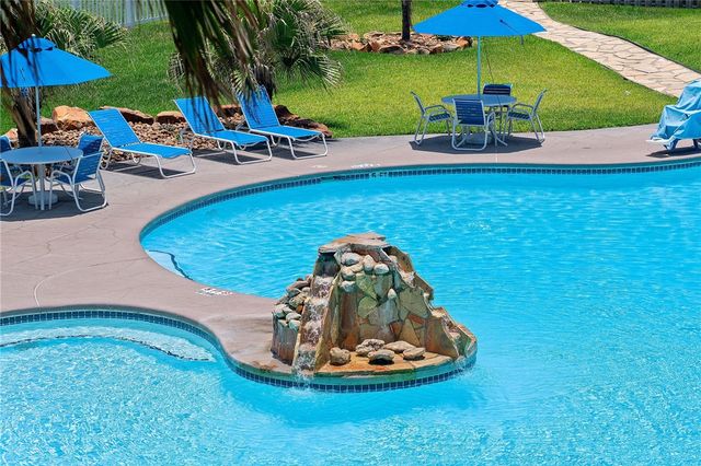 800 Sandcastle Dr 311, Port Aransas, TX 78373