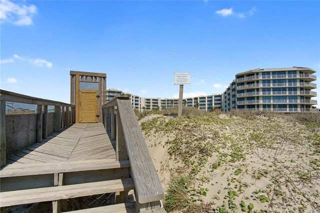 800 Sandcastle Dr 311, Port Aransas, TX 78373