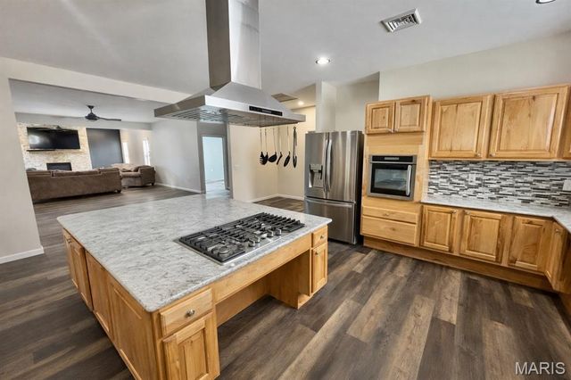 310 E Texas Avenue, Sandoval, IL 62882