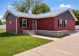 310 E Texas Avenue, Sandoval, IL 62882