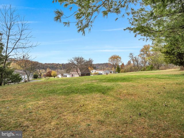 101 OLD FERRY RD, Millerstown, PA 17062