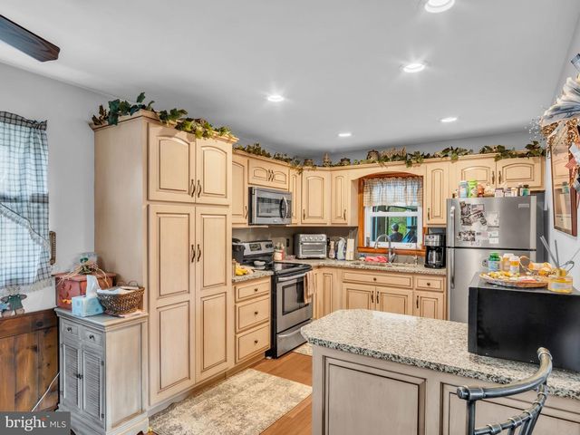 101 OLD FERRY RD, Millerstown, PA 17062