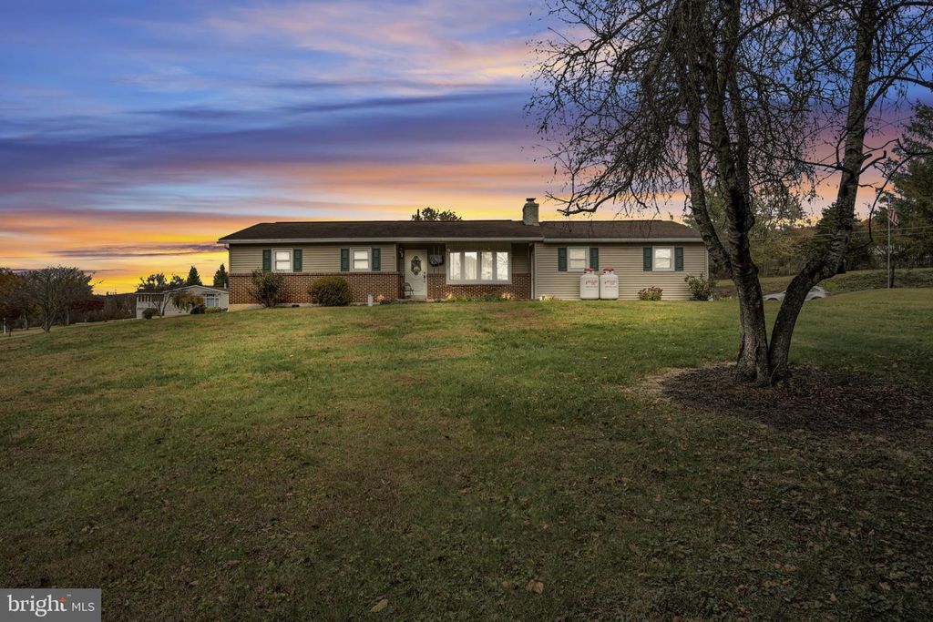 101 OLD FERRY RD, Millerstown, PA 17062