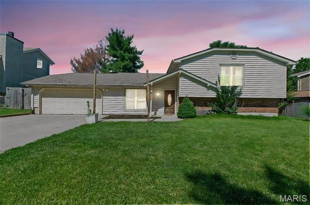 4 Red Oaks Drive, St Peters, MO 63376