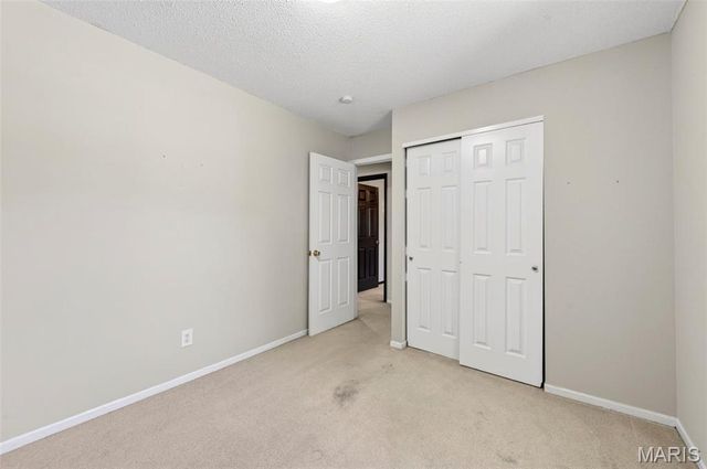 4 Red Oaks Drive, St Peters, MO 63376