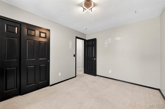 4 Red Oaks Drive, St Peters, MO 63376