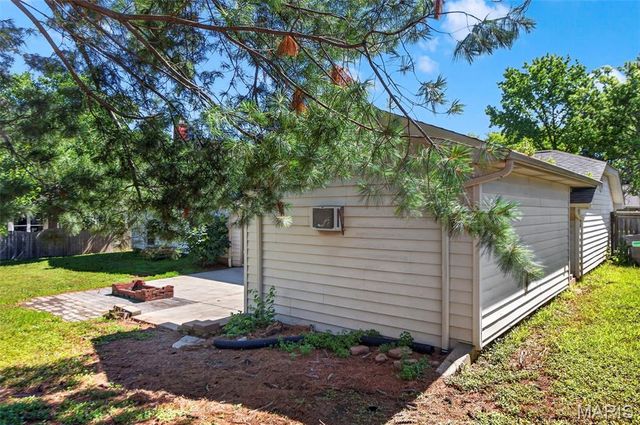 4 Red Oaks Drive, St Peters, MO 63376