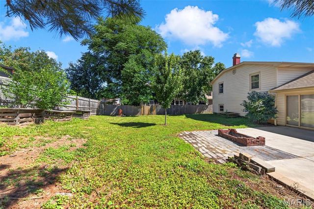 4 Red Oaks Drive, St Peters, MO 63376