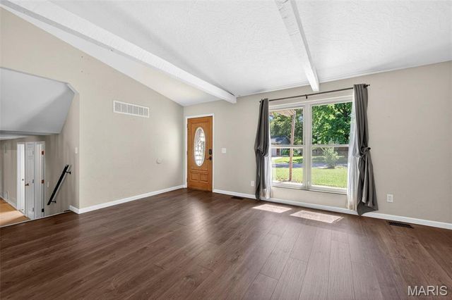 4 Red Oaks Drive, St Peters, MO 63376
