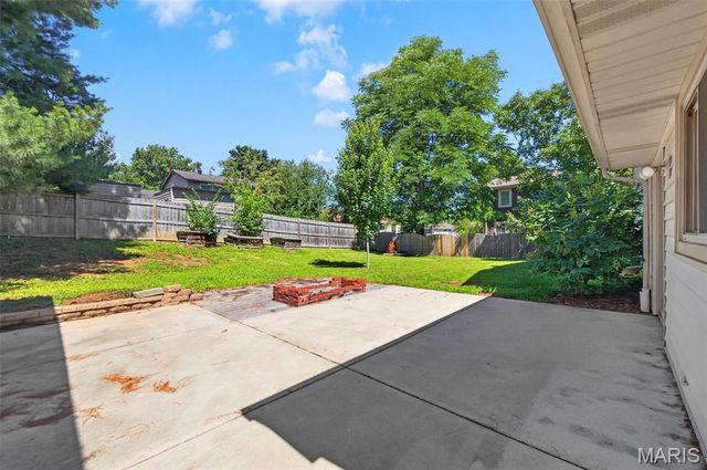 4 Red Oaks Drive, St Peters, MO 63376