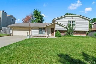 4 Red Oaks Drive, St Peters, MO 63376