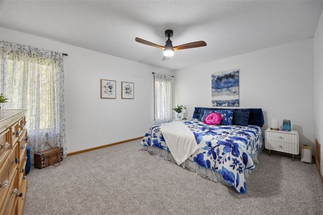 290 W 33rd Avenue, Marion, IA 52302