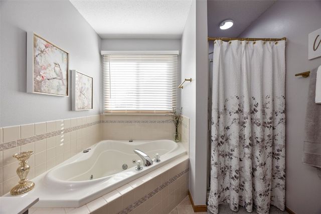 290 W 33rd Avenue, Marion, IA 52302