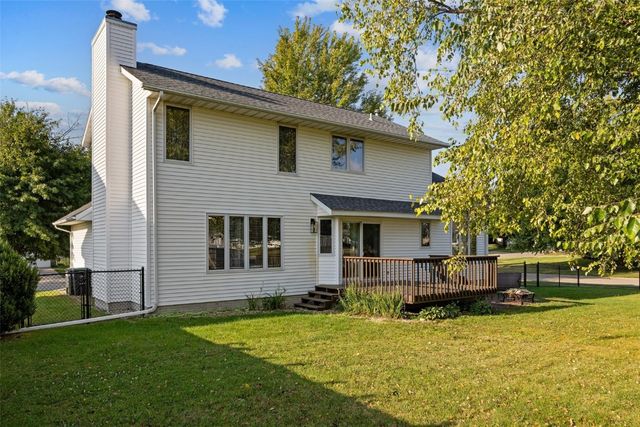 290 W 33rd Avenue, Marion, IA 52302