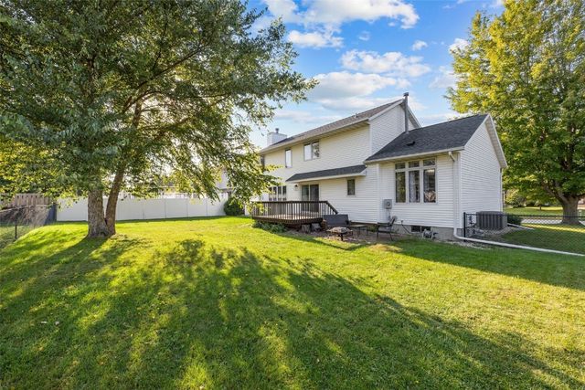 290 W 33rd Avenue, Marion, IA 52302