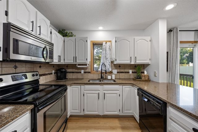 290 W 33rd Avenue, Marion, IA 52302