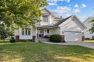 290 W 33rd Avenue, Marion, IA 52302