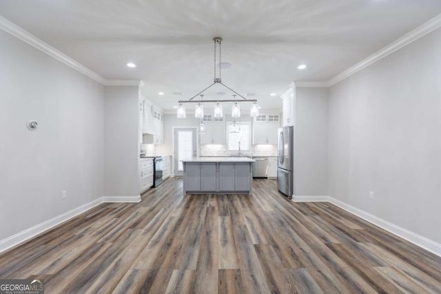 601 Pine Point Circle, Valdosta, GA 31602