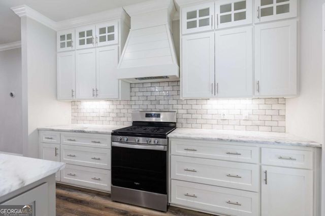 601 Pine Point Circle, Valdosta, GA 31602