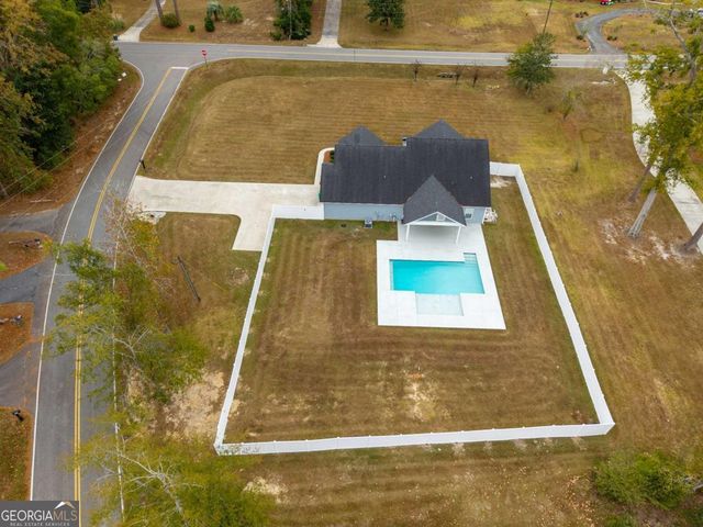 601 Pine Point Circle, Valdosta, GA 31602