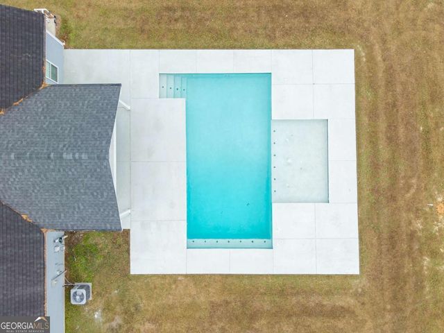 601 Pine Point Circle, Valdosta, GA 31602