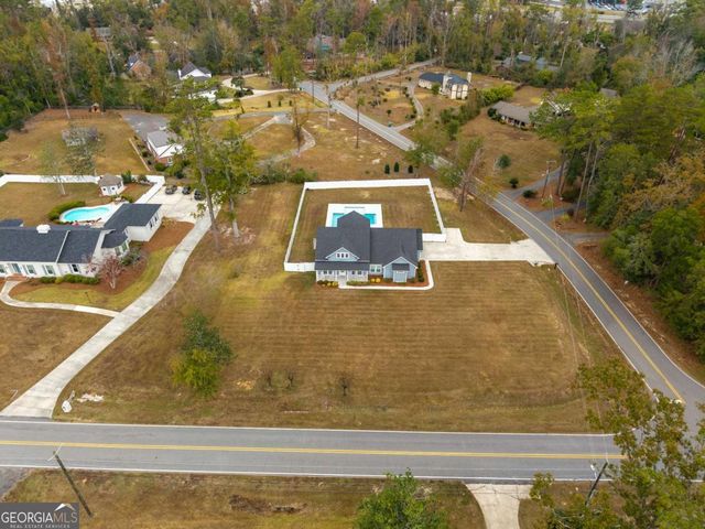 601 Pine Point Circle, Valdosta, GA 31602