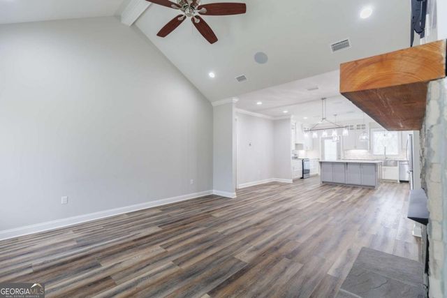 601 Pine Point Circle, Valdosta, GA 31602