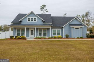 601 Pine Point Circle, Valdosta, GA 31602