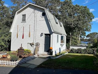 1296 Drift Rd. B, Westport, MA 02790