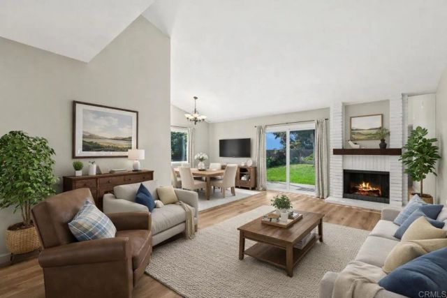 2049 Camino Dr, Escondido, CA 92026