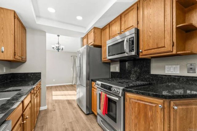 2049 Camino Dr, Escondido, CA 92026