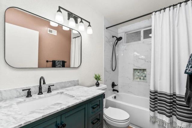 2049 Camino Dr, Escondido, CA 92026