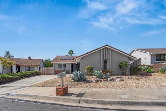 2049 Camino Dr, Escondido, CA 92026