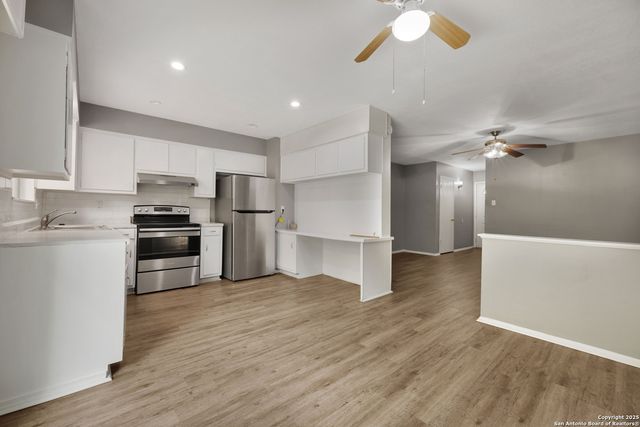 6014 EVERS RD, Leon Valley, TX 78238