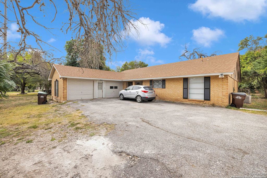 6014 EVERS RD, Leon Valley, TX 78238